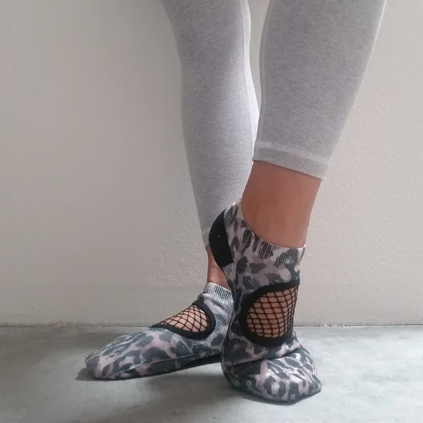 Arebesk Fishnet Grip Socks - Leopard (Barre / Pilates)