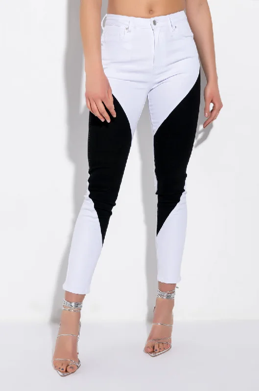 SENSUALITY SKINNY JEANS